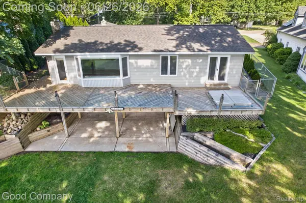 3161 Jackson BLVD, Highland Charter Township, MI 48356