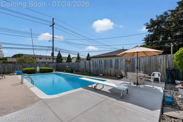 8308 Darlene ST, Warren, MI 48093