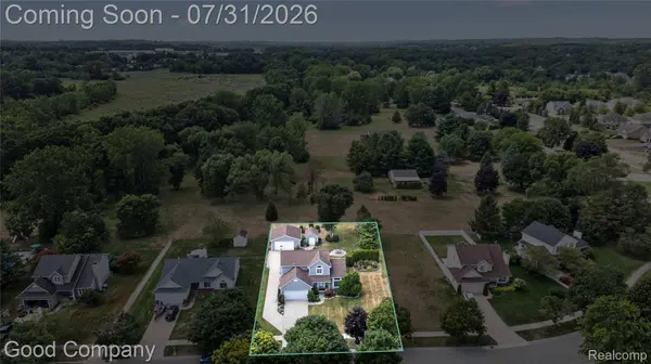 581 Hampton CT, Wixom, MI 48393