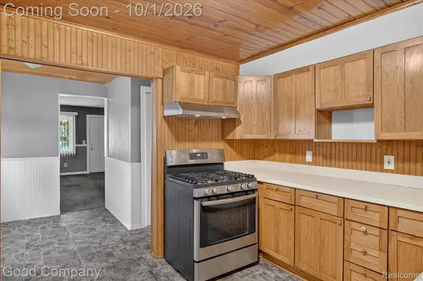 4176 Kingston ST, Dearborn Heights, MI 48125