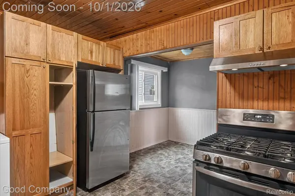 4176 Kingston ST, Dearborn Heights, MI 48125