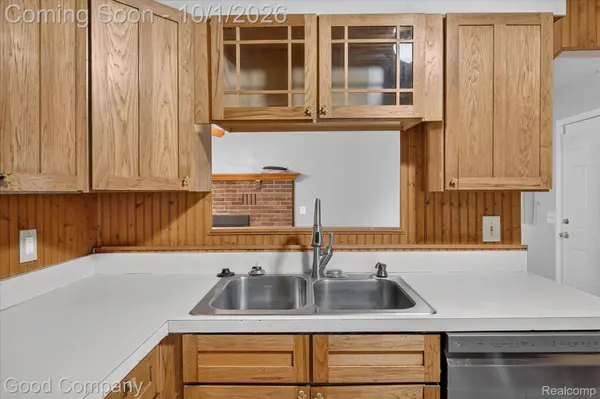 4176 Kingston ST, Dearborn Heights, MI 48125