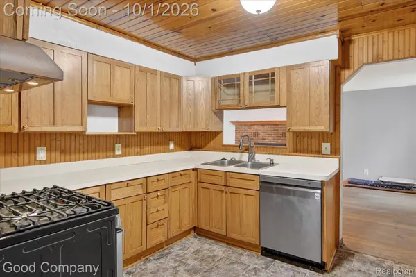 4176 Kingston ST, Dearborn Heights, MI 48125