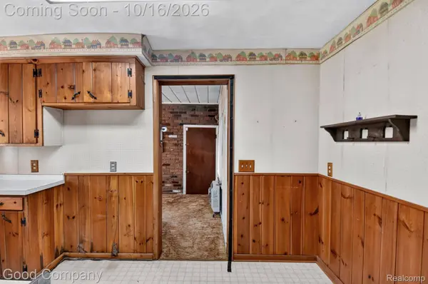 3071 Old Orchard DR, Waterford Charter Township, MI 48328