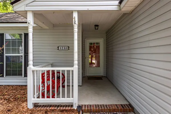 1231 Center Lake Dr, Mount Pleasant, SC 29464
