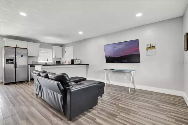 6442 FORTUNE LN, Apopka, FL 32712