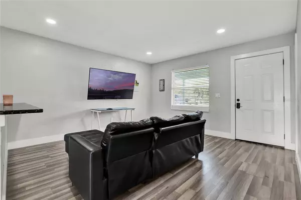 6442 FORTUNE LN, Apopka, FL 32712