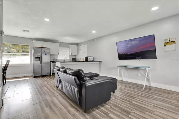 6442 FORTUNE LN, Apopka, FL 32712