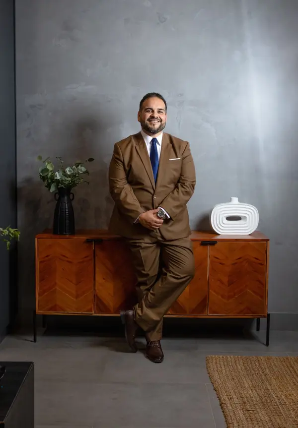 Why Consulting With a Local Realtor and Lender Makes the Buying or Selling Process Smoother,Emmanuel Gonzalez