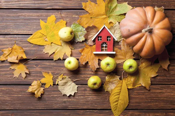 feature image of Why Buying or Selling Before Thanksgiving Could Be the Right Move