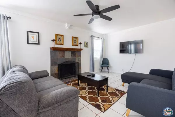 517 S H St, Imperial, CA 92251