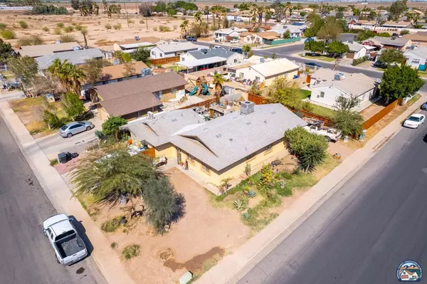 977 Salvador Guilin St, Calexico, CA 92231