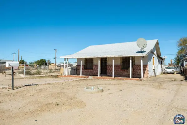 216 E 3rd St, Niland, CA 92257