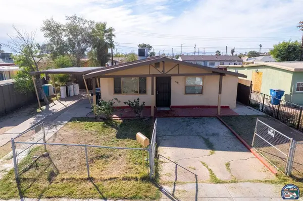 38 Las Flores Dr, Calexico, CA 92231