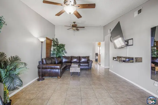 2251 W Orange Ave, El Centro, CA 92243