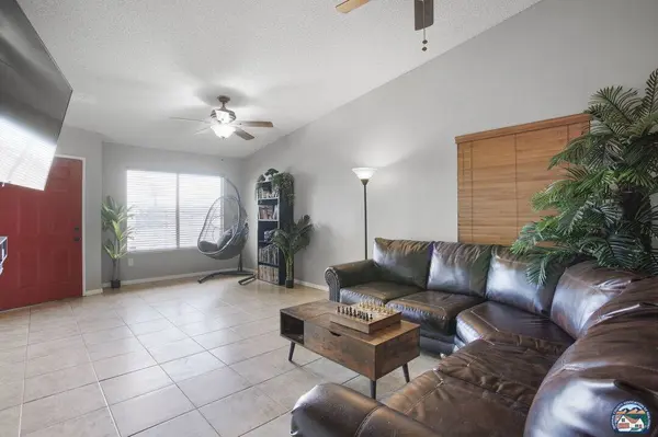 2251 W Orange Ave, El Centro, CA 92243