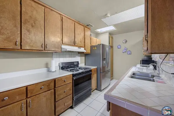 38 Las Flores Dr, Calexico, CA 92231