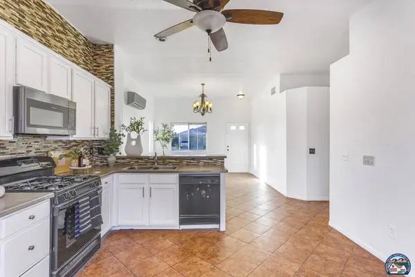 313 Willow Bend Dr, El Centro, CA 92243