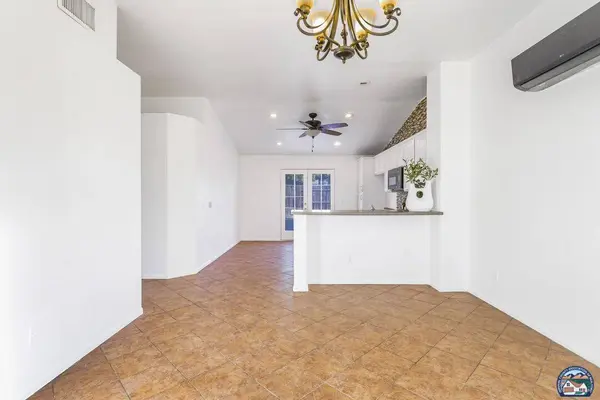313 Willow Bend Dr, El Centro, CA 92243