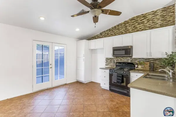 313 Willow Bend Dr, El Centro, CA 92243