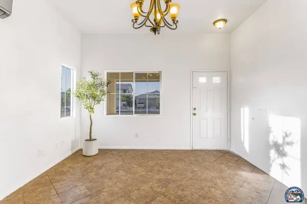 313 Willow Bend Dr, El Centro, CA 92243