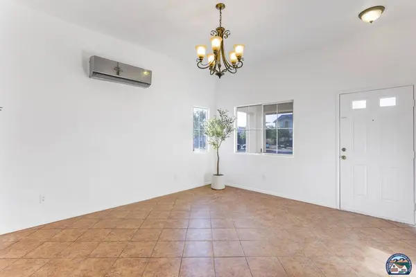 313 Willow Bend Dr, El Centro, CA 92243