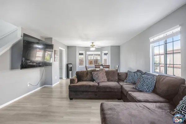 670 Sequoia St, Imperial, CA 92251