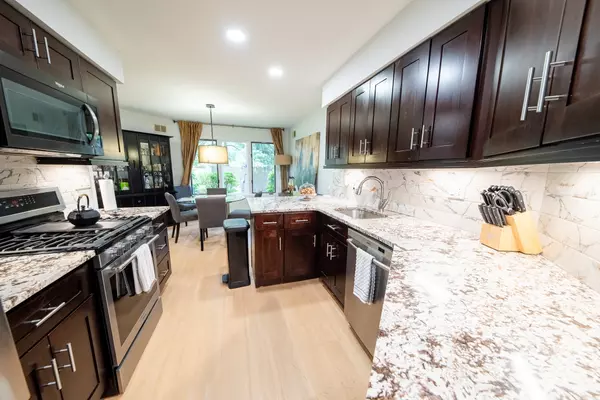 Little Falls, NJ 07424-1664,5 Tulip Cres #1C
