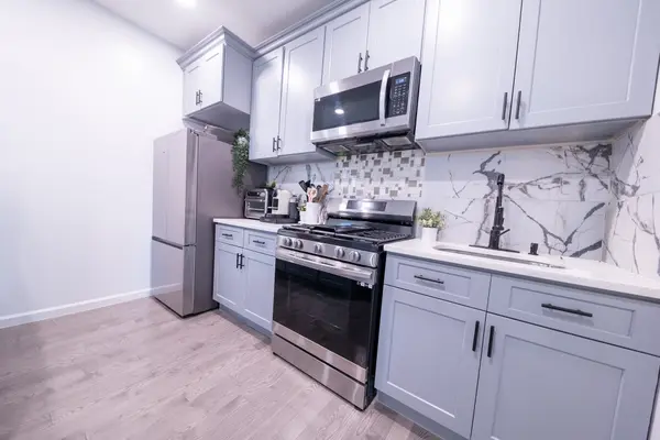 136 North St, Jersey City, NJ 07307-2551