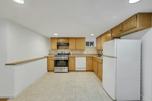 8804 3rd Ave, North Bergen, NJ 07047-6565
