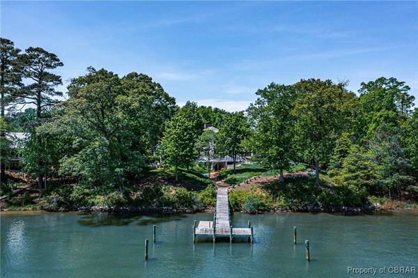 80 Oyster PT, White Stone, VA 22578