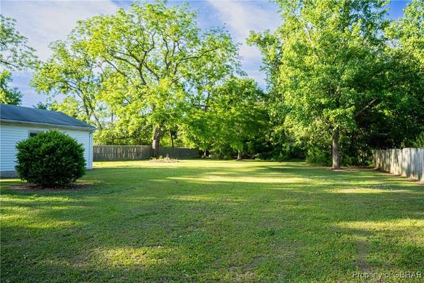 667 Chesapeake DR, White Stone, VA 22578