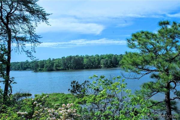 1 Hoecake RD, Lancaster, VA 22503