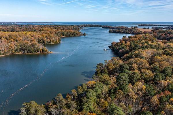 91A Balls Neck Road, Kilmarnock, VA 22482