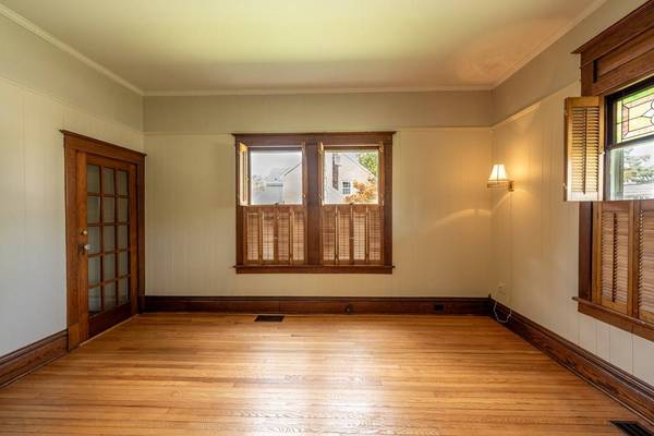 89 Main Street N, Kilmarnock, VA 22482