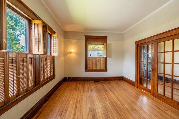 89 Main Street N, Kilmarnock, VA 22482