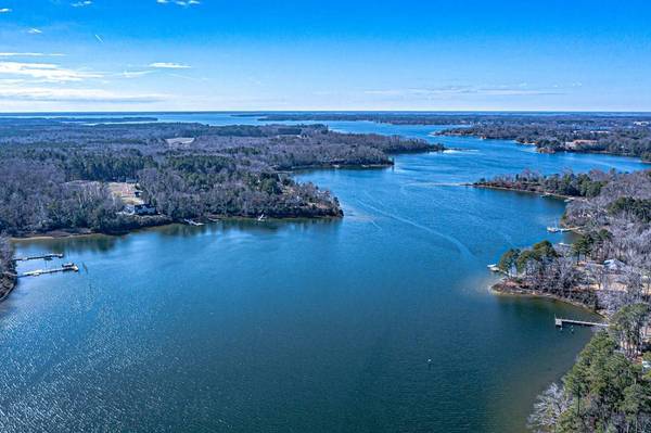 407 Loblolly Ln, Weems, VA 22576