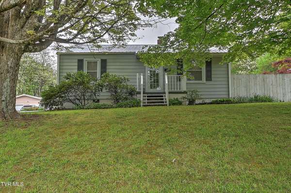 1202 Barton St ST, Johnson City, TN 37604