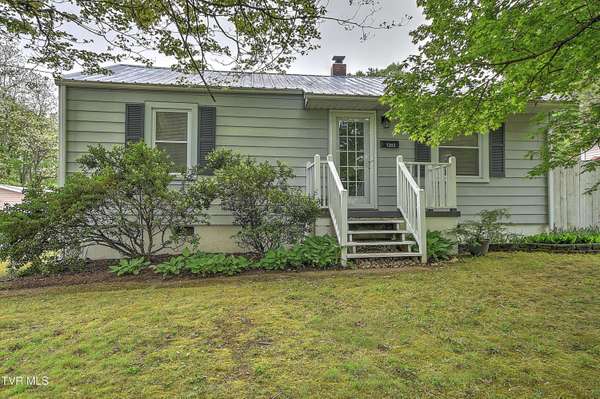 1202 Barton St ST, Johnson City, TN 37604