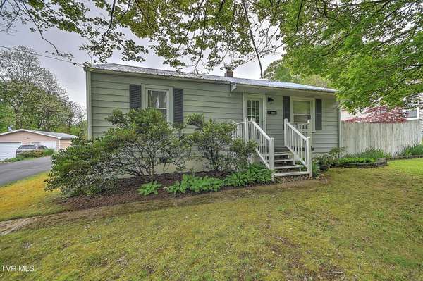 1202 Barton St ST, Johnson City, TN 37604