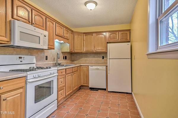 2 Machamer CT, Johnson City, TN 37604