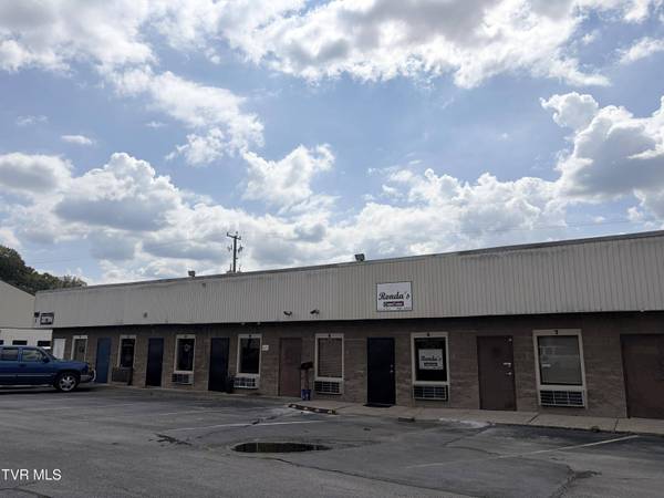 930 Wilcox CT, Kingsport, TN 37660