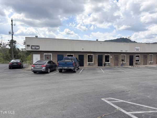 930 Wilcox CT, Kingsport, TN 37660