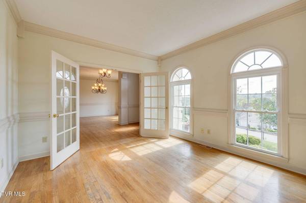 628 Red Oak Plantation DR, Kingsport, TN 37663