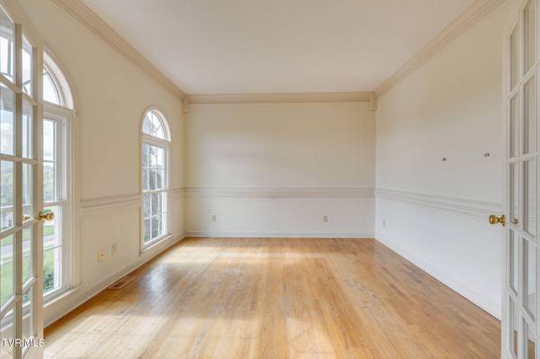 628 Red Oak Plantation DR, Kingsport, TN 37663