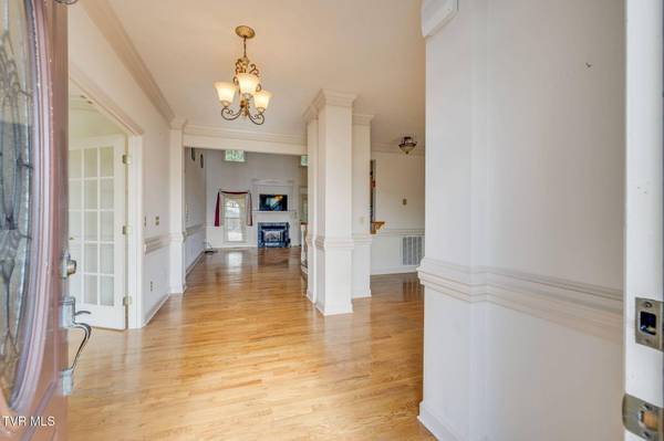 628 Red Oak Plantation DR, Kingsport, TN 37663