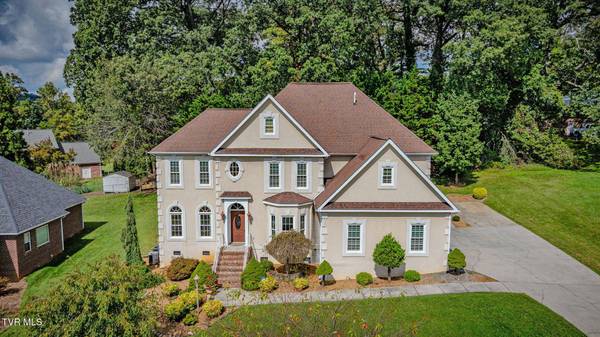 628 Red Oak Plantation DR, Kingsport, TN 37663