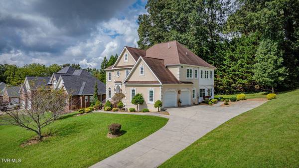 628 Red Oak Plantation DR, Kingsport, TN 37663