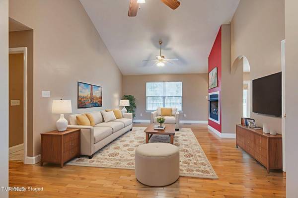 1019 Fox Meadows CIR, Bluff City, TN 37618