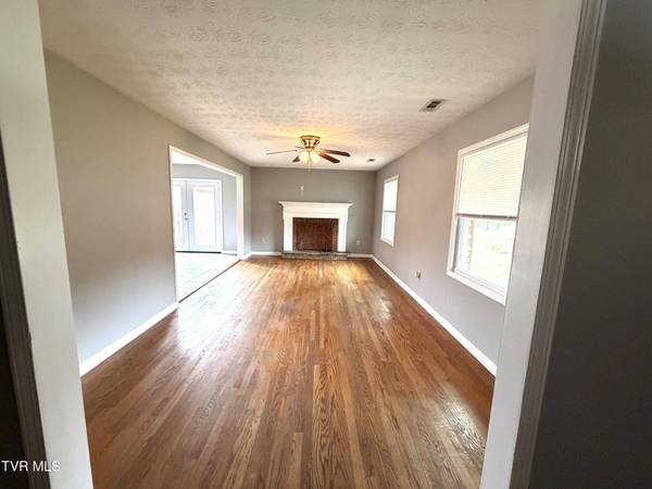 290 Pond Springs RD, Kingsport, TN 37664